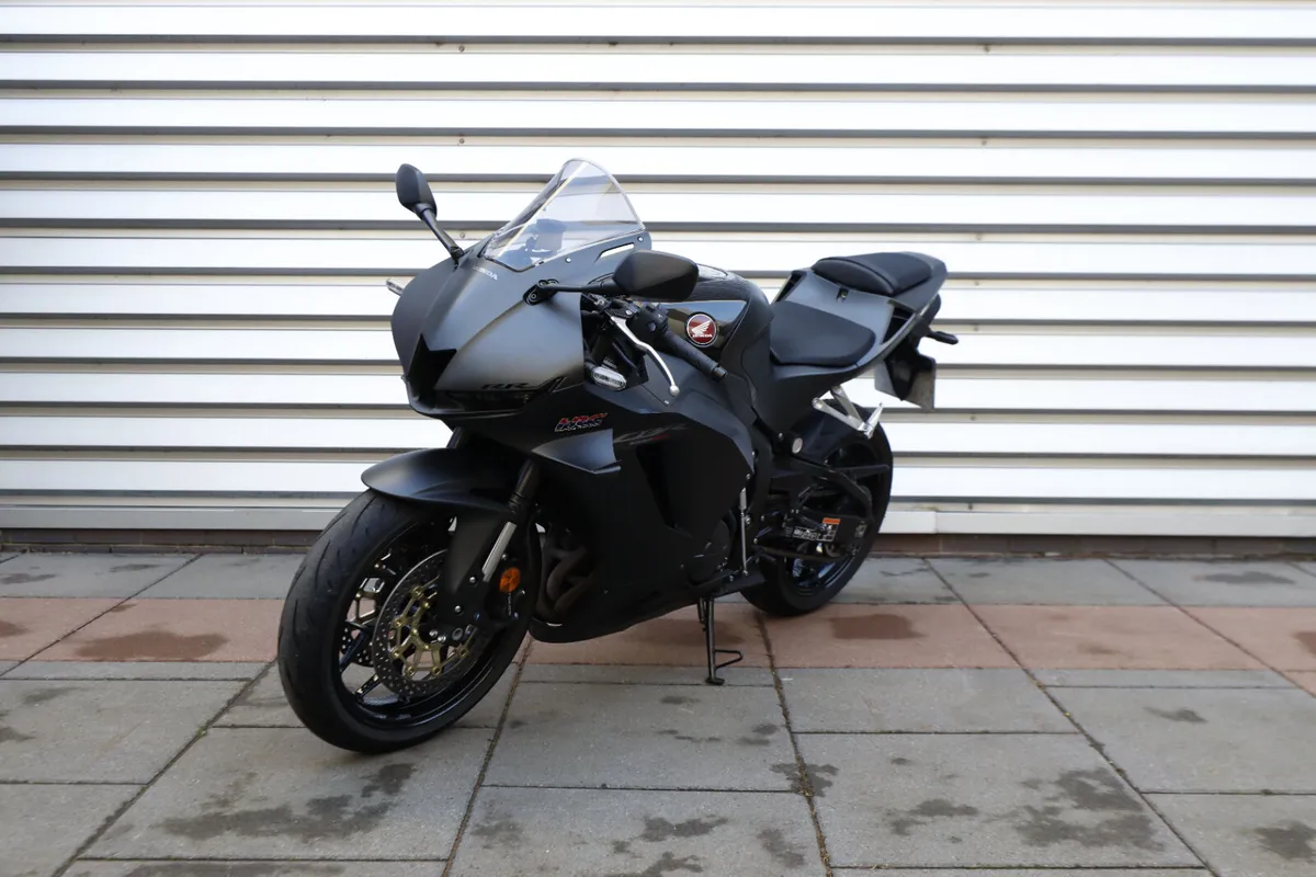 Honda  CBR 600 RR - Image 2