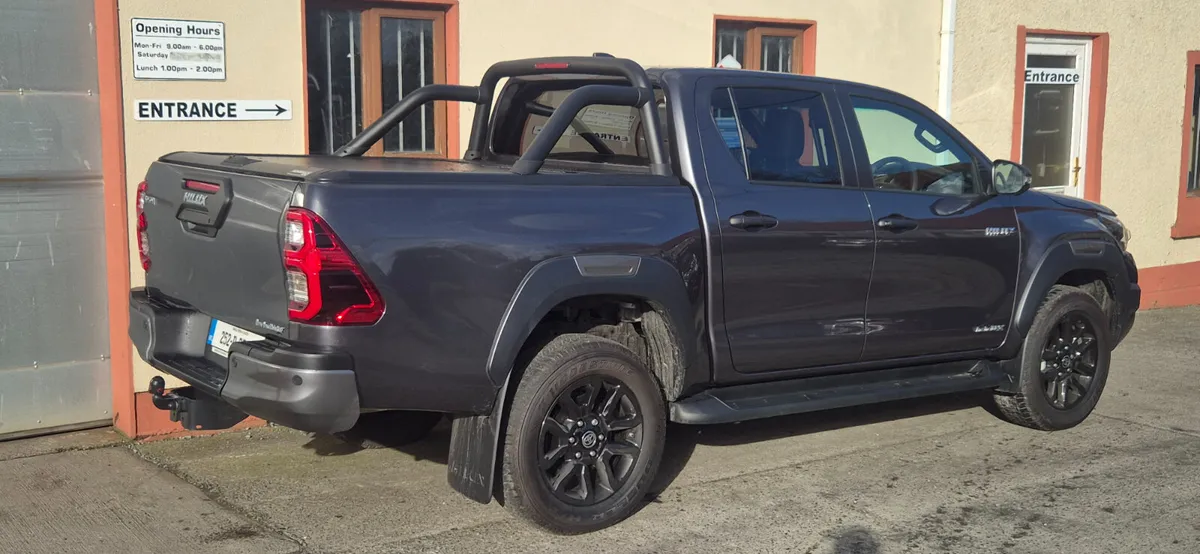 Toyota Hilux 2025(2) Invincible X Auto New - Image 4