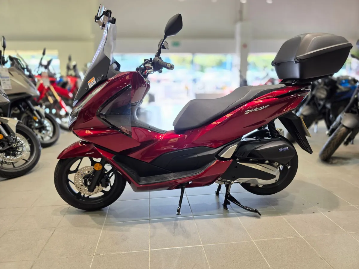 Honda PCX125 Scooter - Image 1