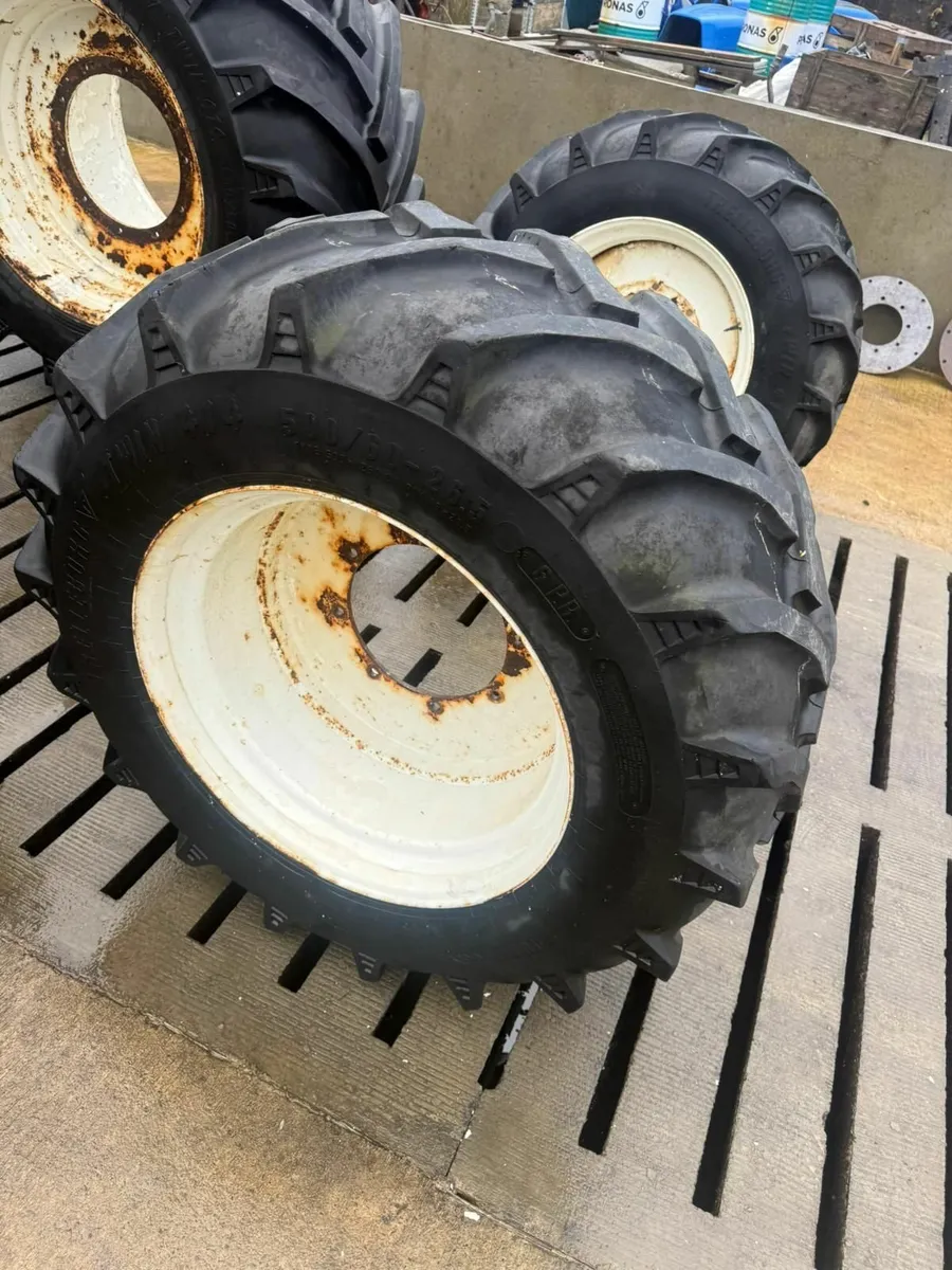 New Holland Floatation Tyres - Image 3