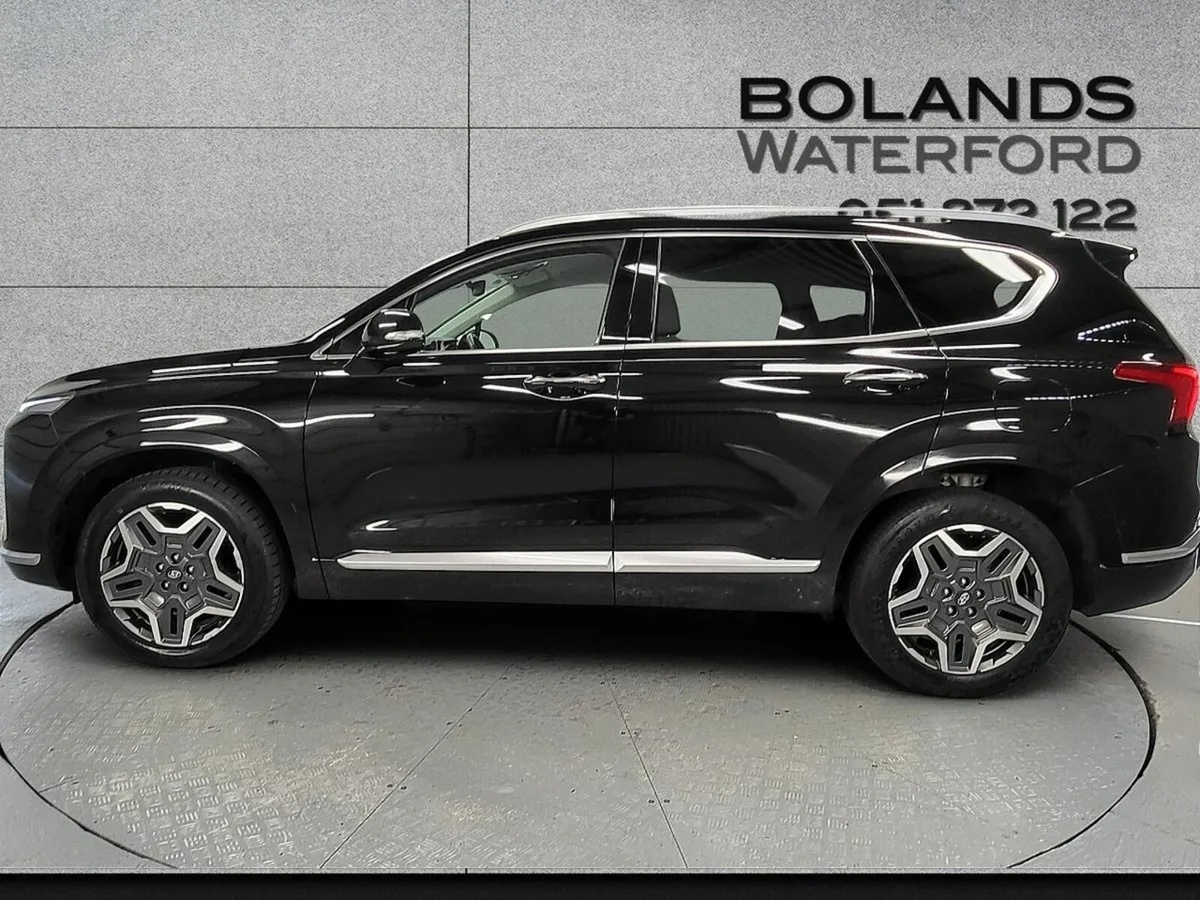 Hyundai Santa Fe 1.6 PHEV 4WD Executive Plus Auto - Image 4