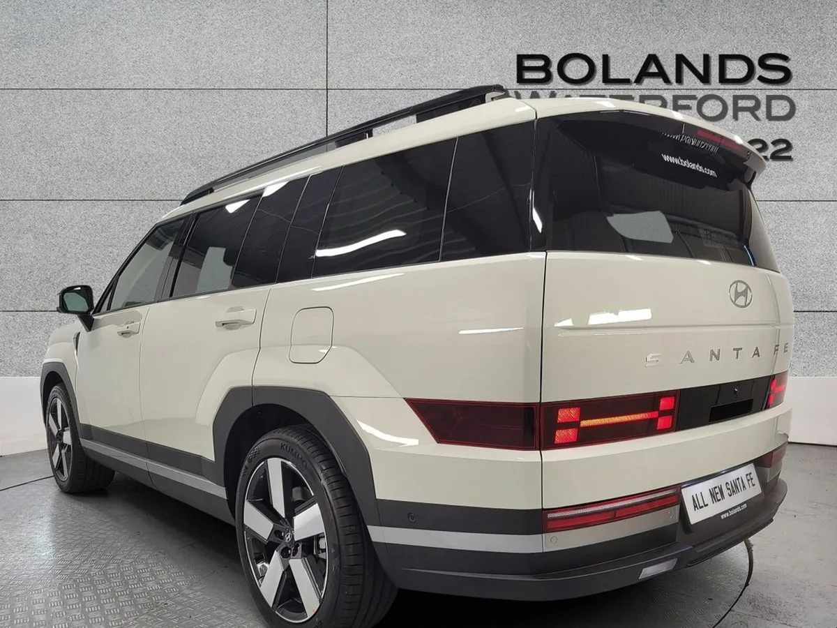 Hyundai Santa Fe Premium from €525 per month - Image 3