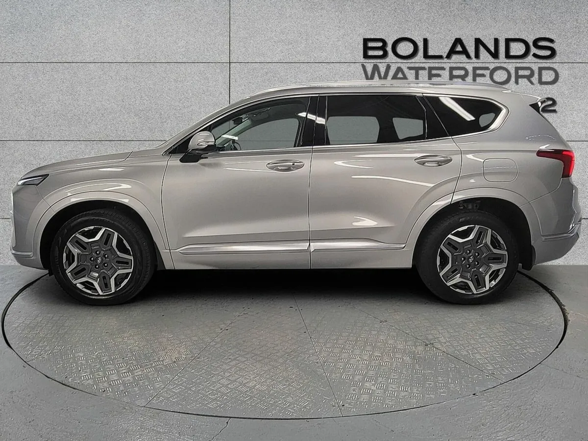 Hyundai Santa Fe 1.6 PHEV 4WD Executive Plus Auto - Image 4