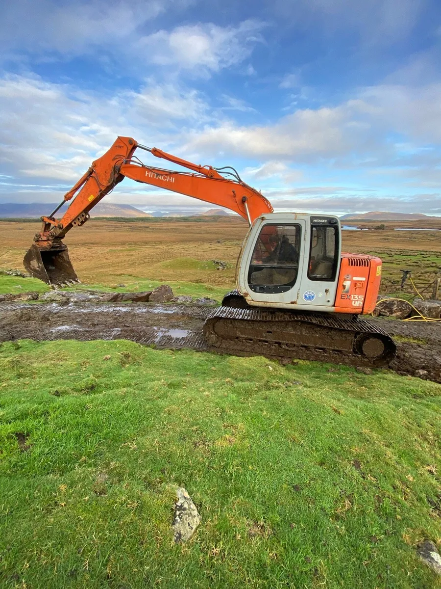 Hitachi ex 135 usr - Image 2