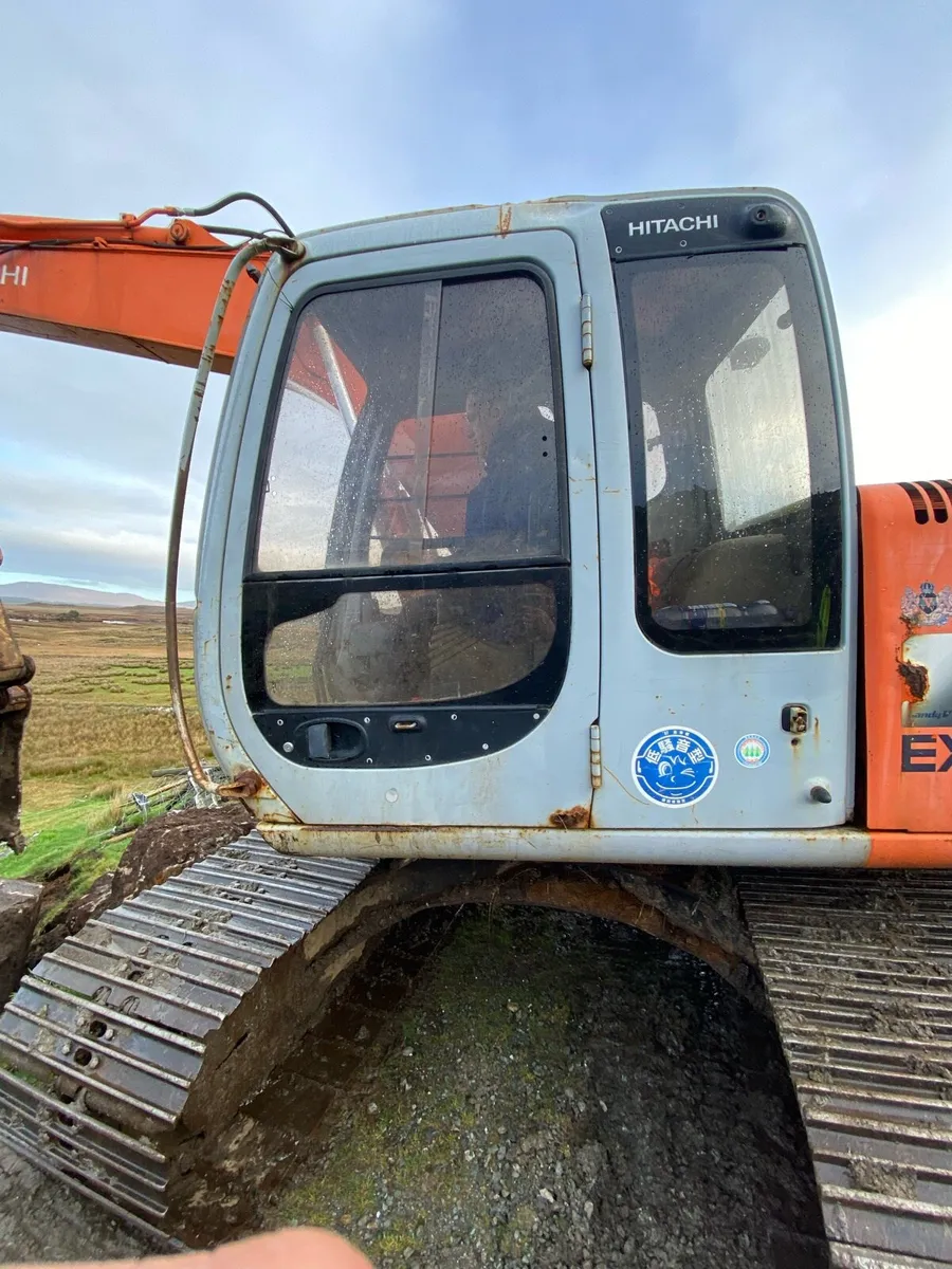 Hitachi ex 135 usr - Image 4
