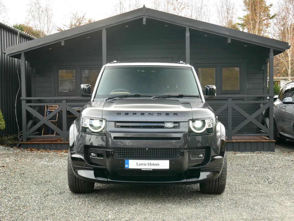 2024 Land Rover Defender P400E - Image 2