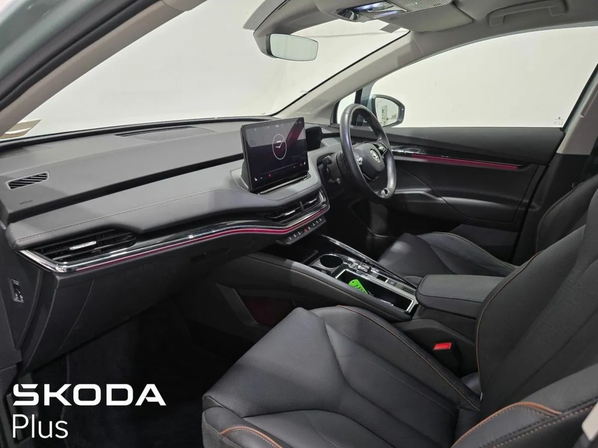 Skoda Enyaq  IV60 LEATHER / CLEV PACK / HEAT PUMP - Image 4