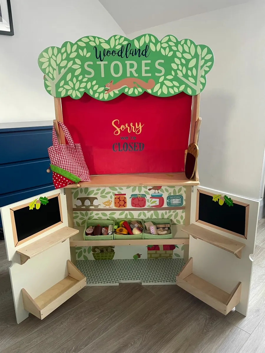 Woodland Stores & Theatre - Image 2