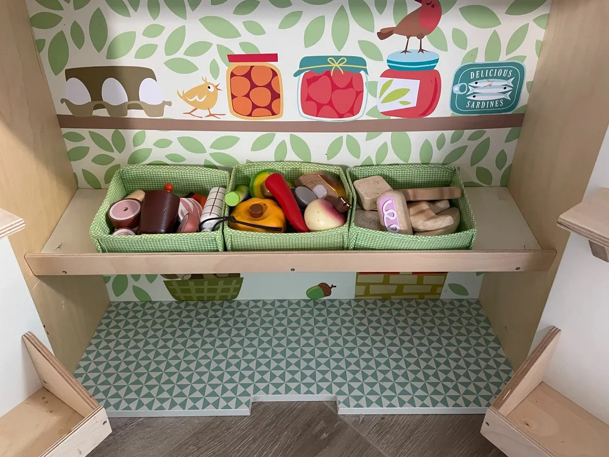 Woodland Stores & Theatre - Image 3