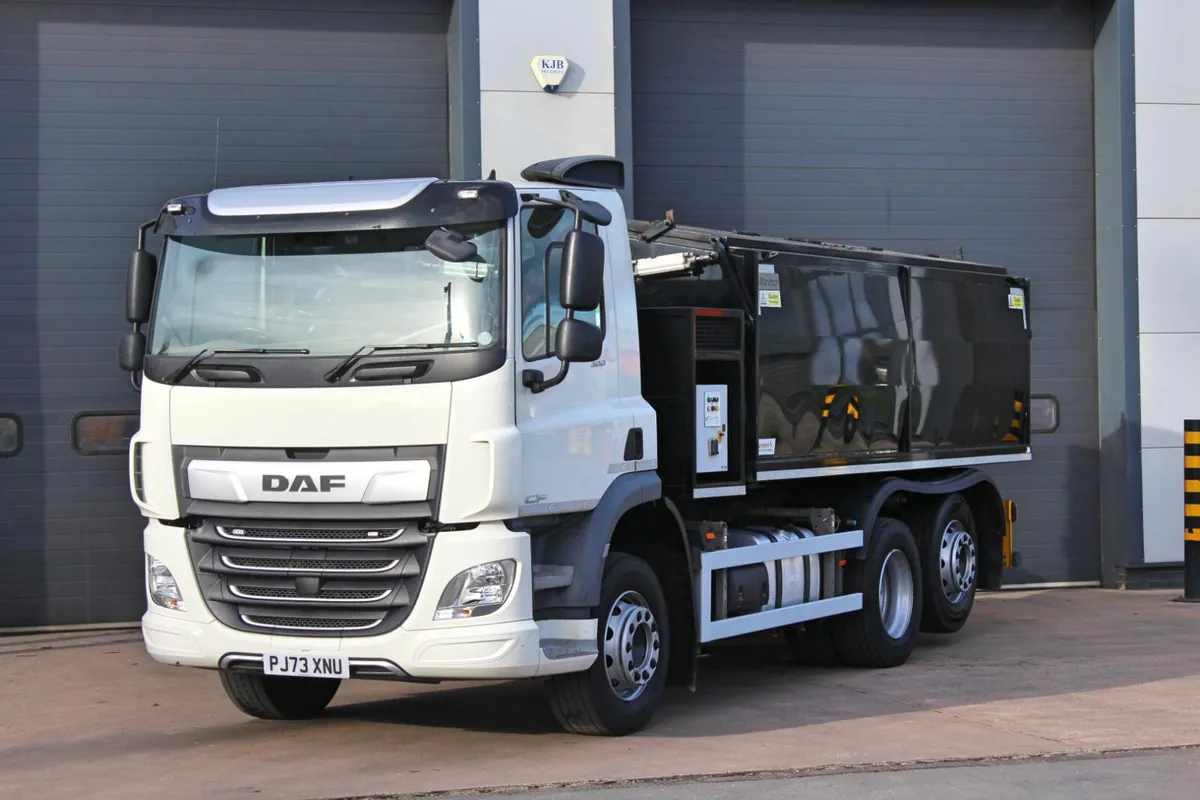 2023 (73) DAF CF 300 6X2 TIPPING HOTBOX (EURO 6) - Image 1