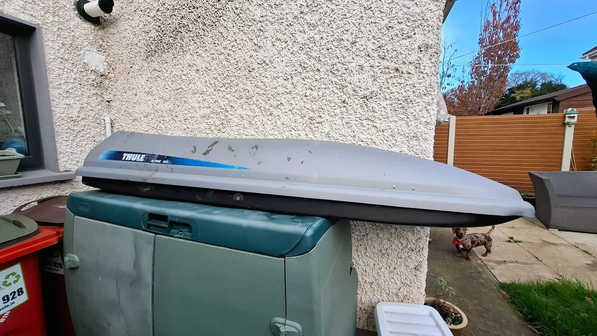 Car roof box - Image 1