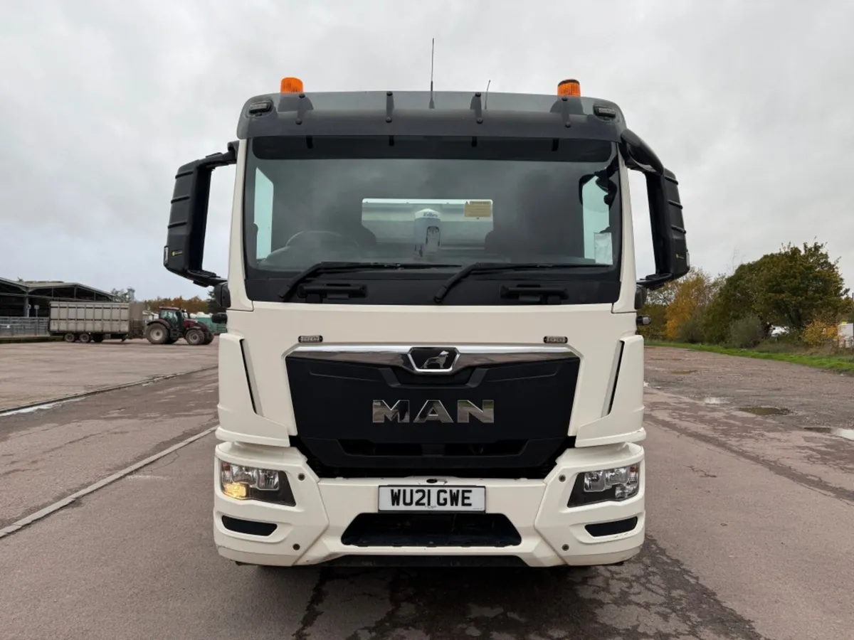 2021 MAN TGS 26.320 - Image 2