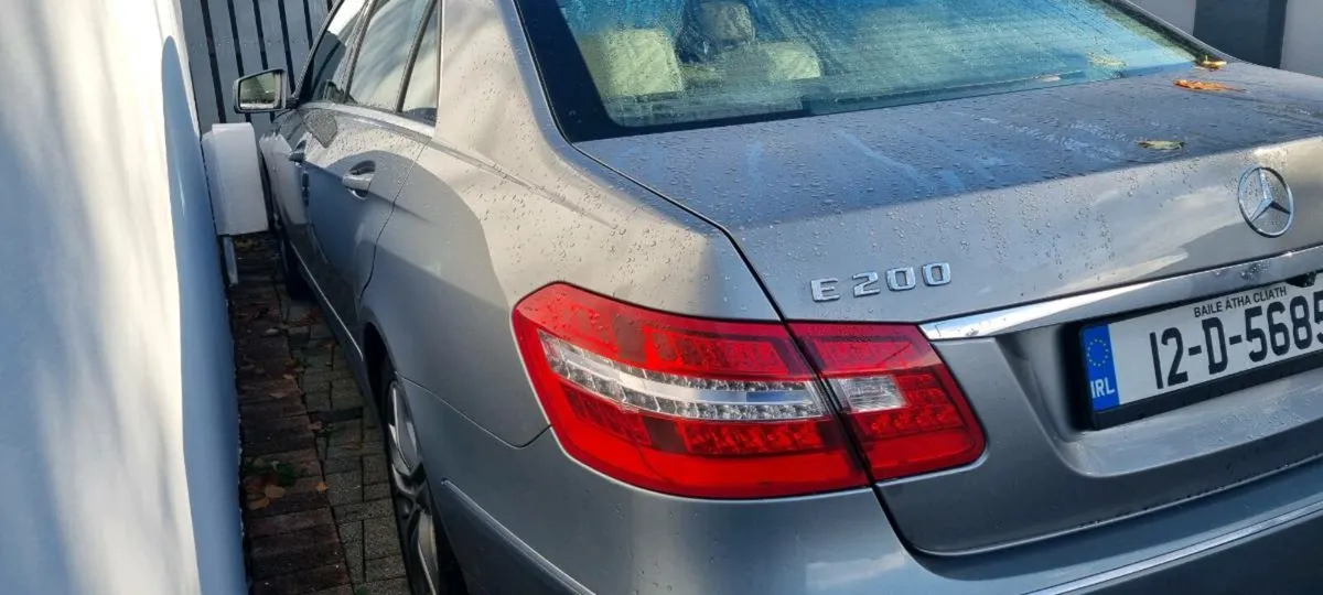 Mercedes E200 - Image 4