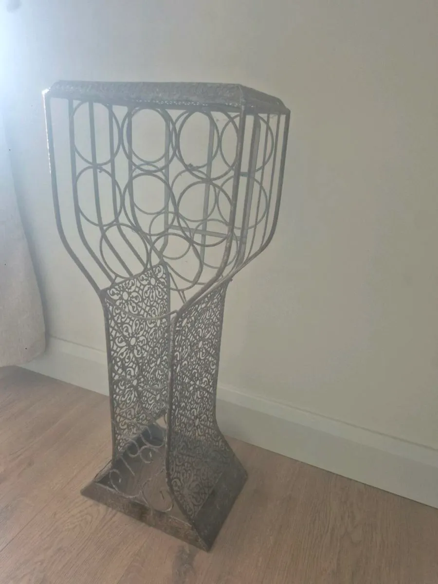 Vintage style wine rack - Image 1