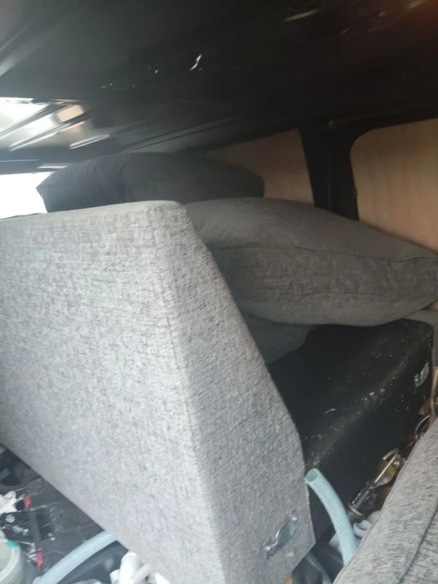 corner sofa. - Image 3