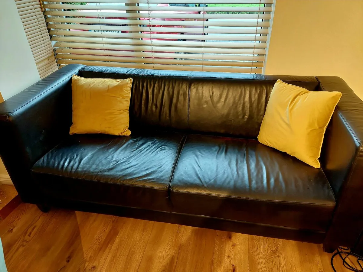Leather couch - Image 1