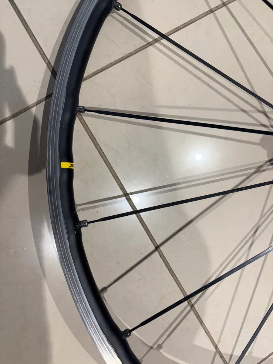 Mavic Road Bike Wheelset - Image 3