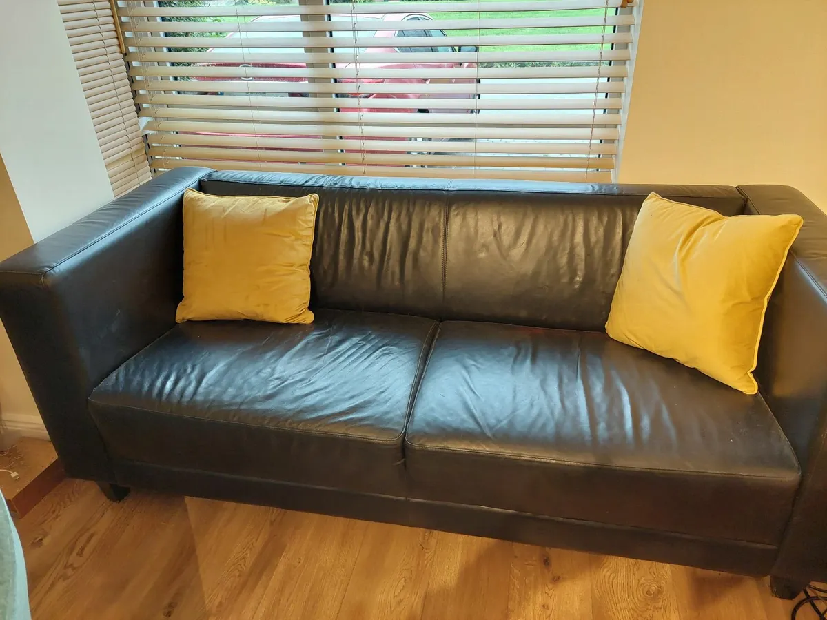 Leather couch - Image 2