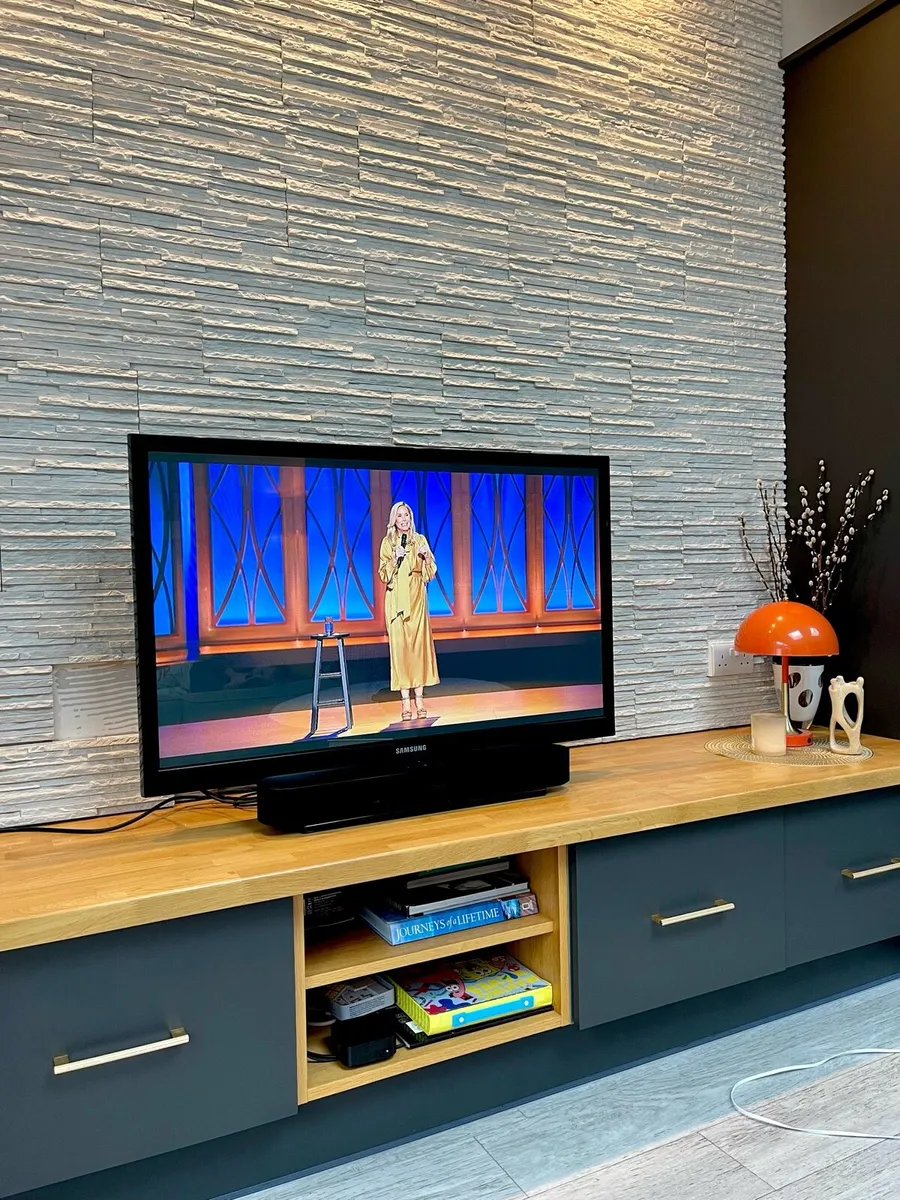 Samsung 43” plazma tv - Image 1