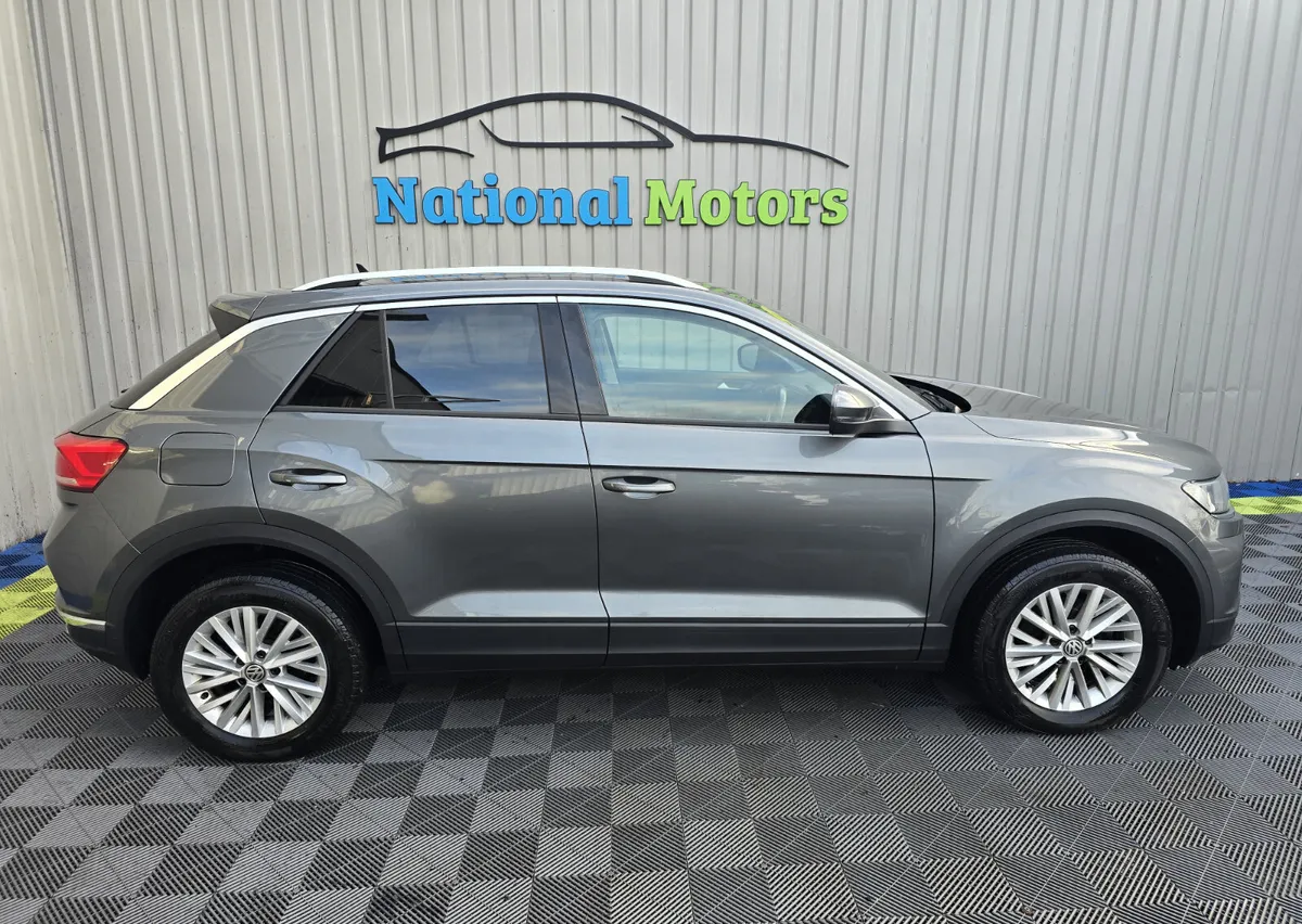 2019 Volkswagen T-Roc 1.6 TDI Design - Image 2