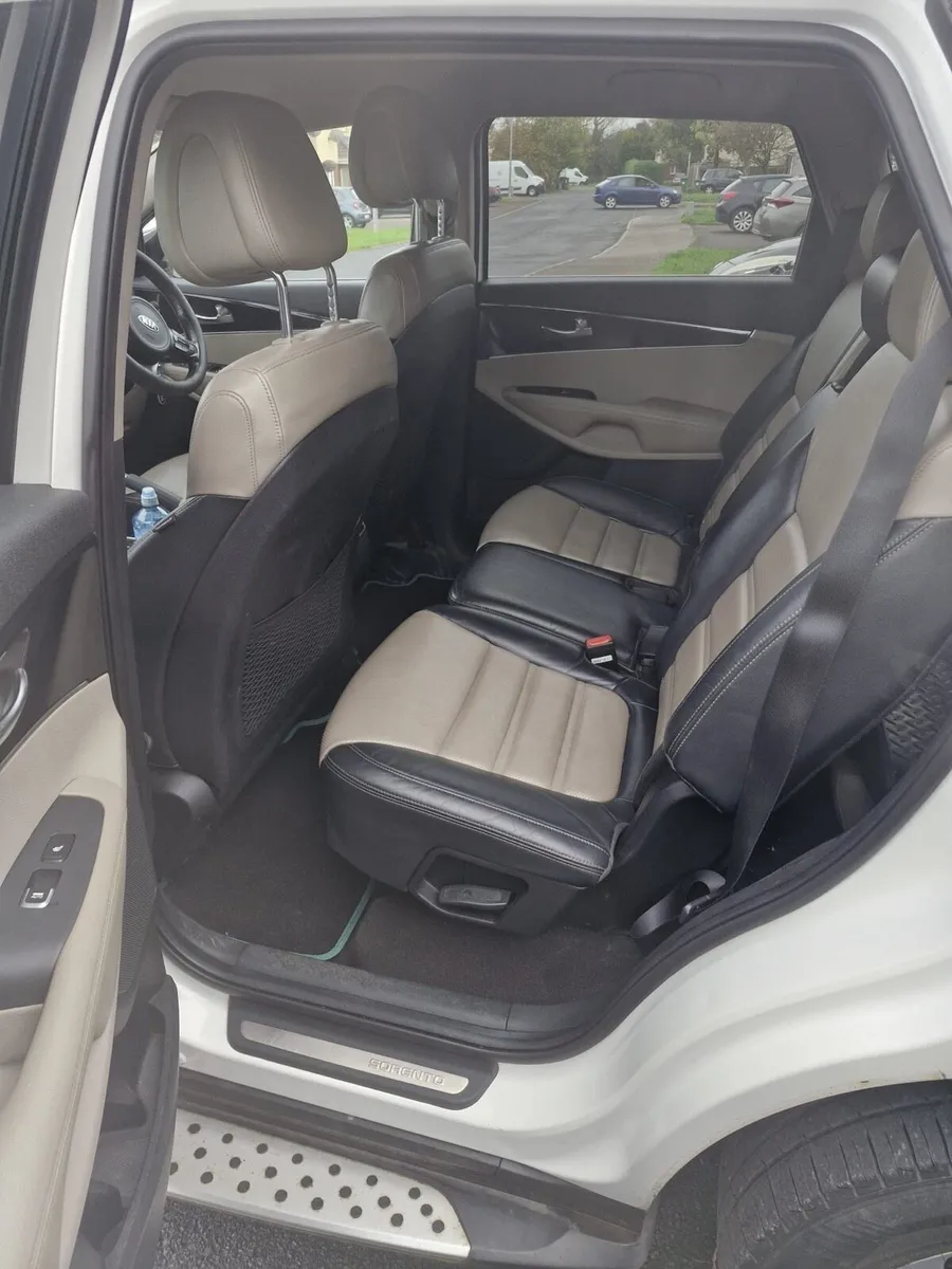 KIA Sorento 2.2 CRDi - Image 4