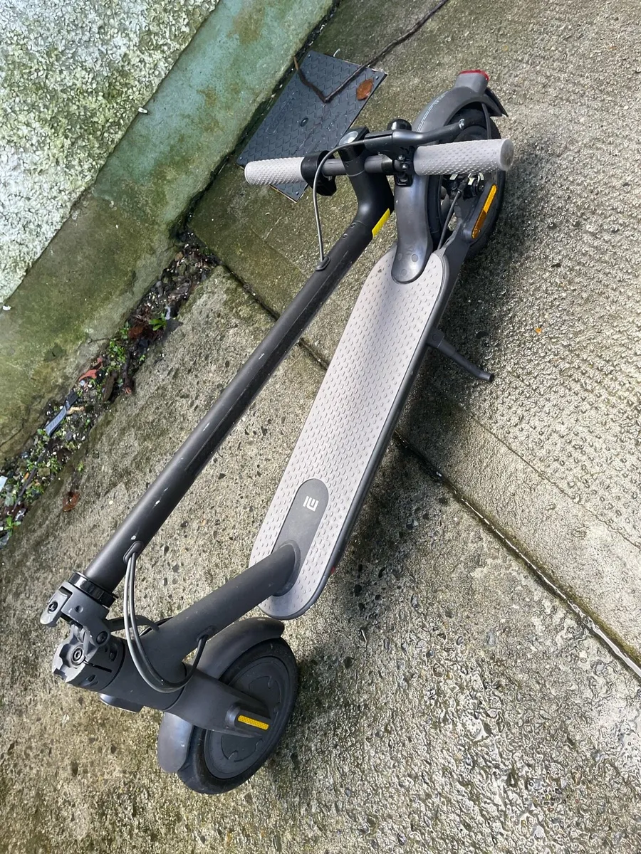 Xiaomi Mi Electric Scooter 1S - Image 2