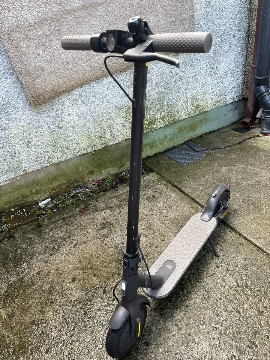 Xiaomi Mi Electric Scooter 1S - Image 3