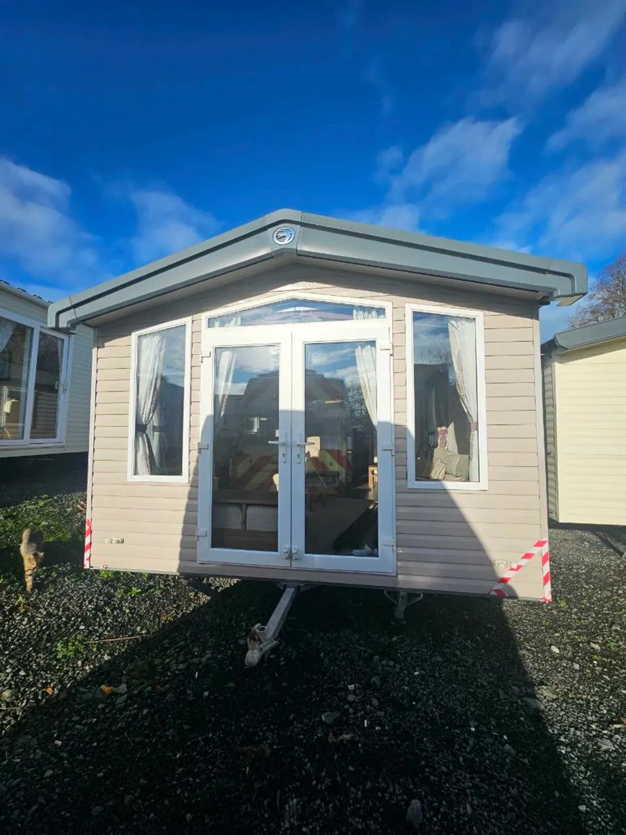 Swift Bordeaux - Image 1