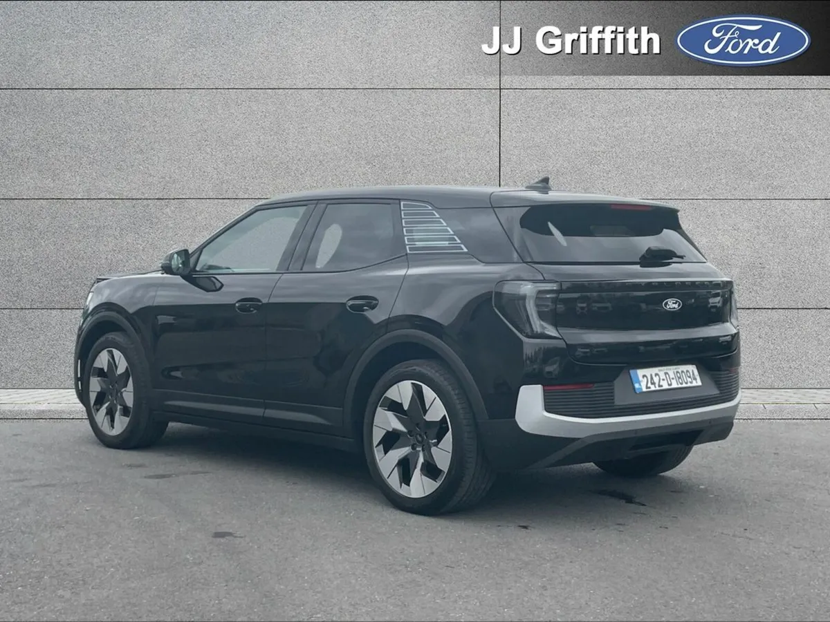 Ford Explorer Premium 77kWh Extended Range RWD - Image 2