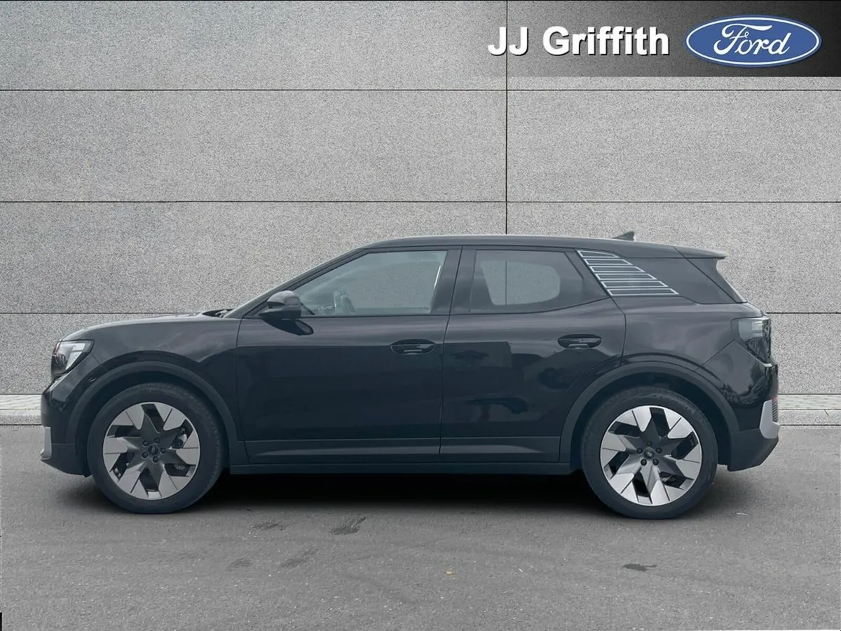 Ford Explorer Premium 77kWh Extended Range RWD - Image 3