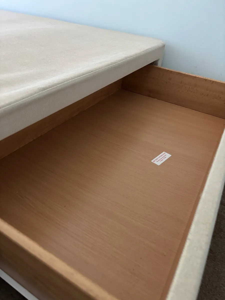 Super King Divan base w/ 4 drawers - Image 4
