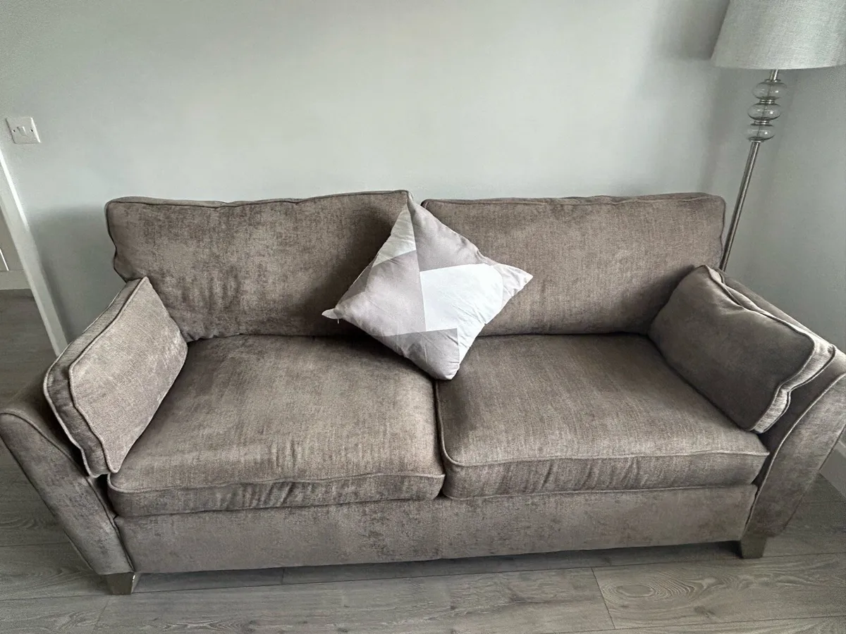 3 seater couch - Image 2