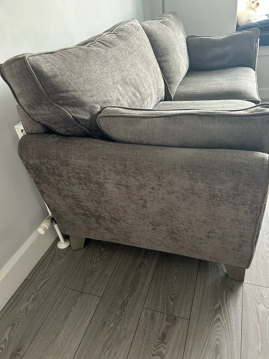 3 seater couch - Image 4