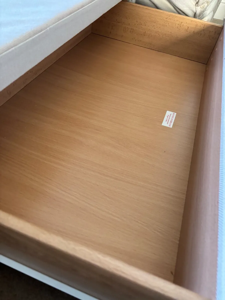 Super King Divan base w/ 4 drawers - Image 3