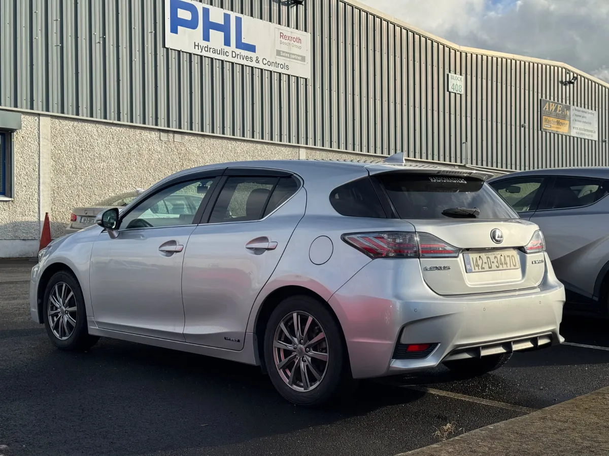 Lexus CT 2014 - Image 2