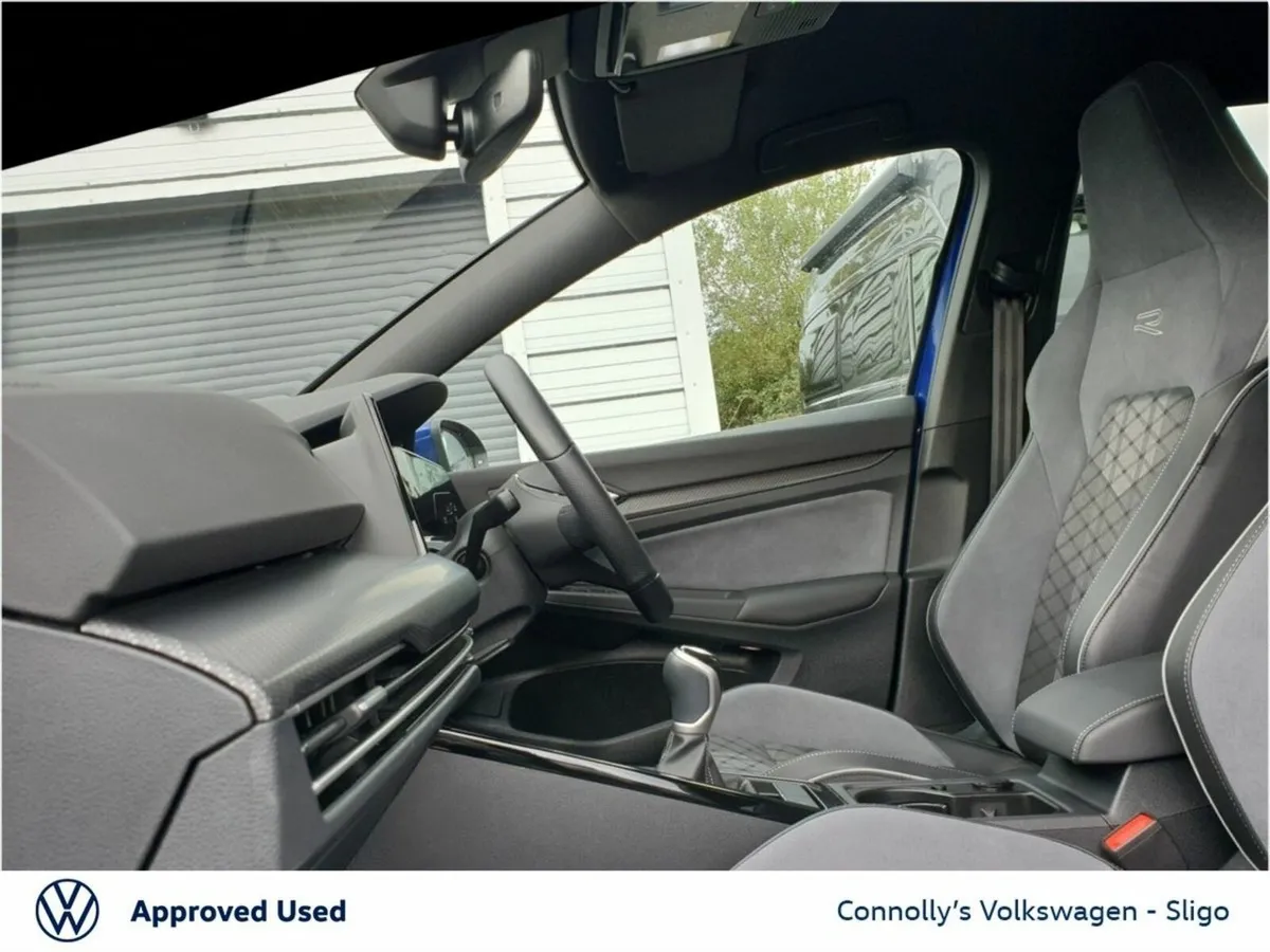 Volkswagen Golf RLINE 1.5TSI 130HP - Image 4