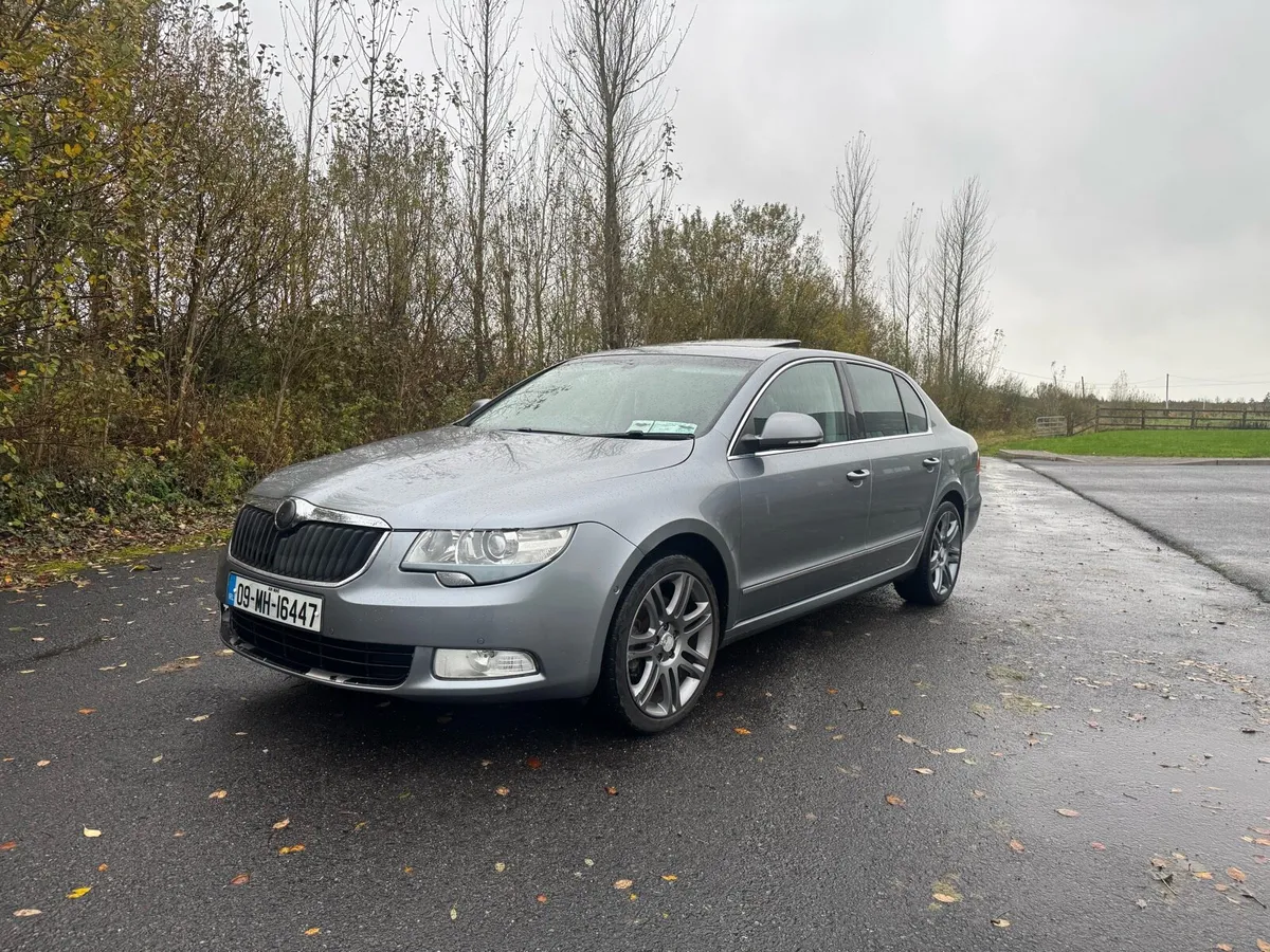 2009 Skoda Superb Elegance *sunroof* 2999 - Image 1