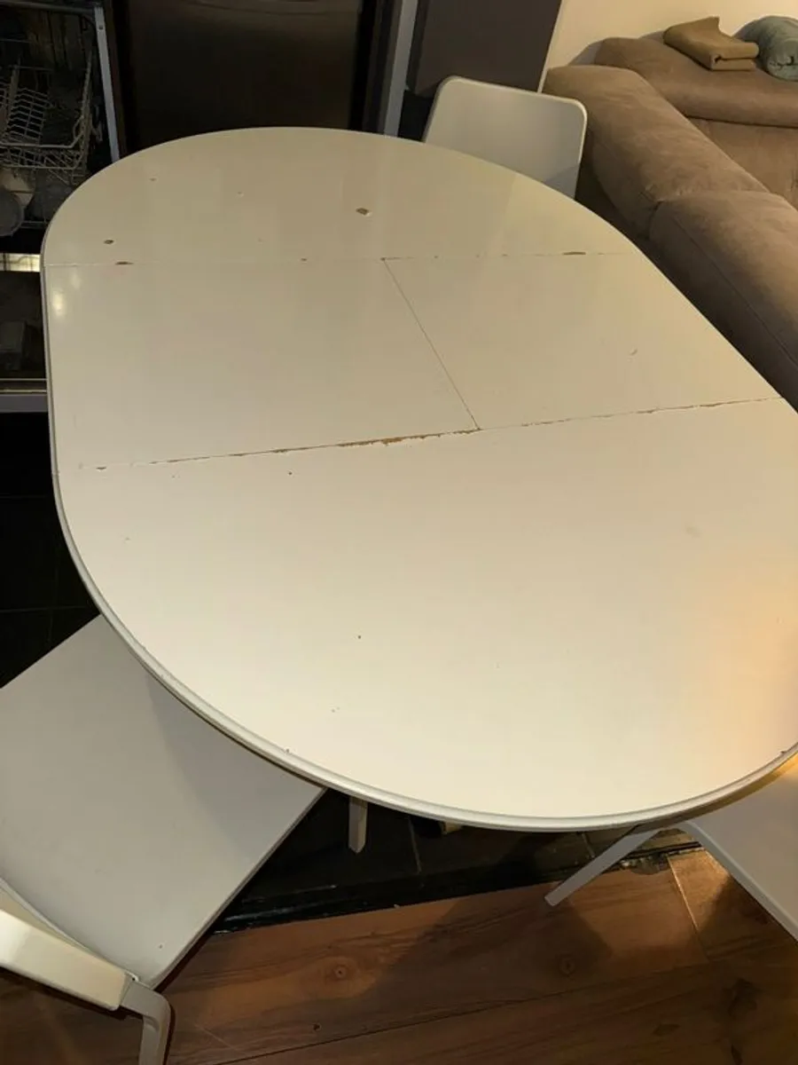 Table & chairs - Image 3