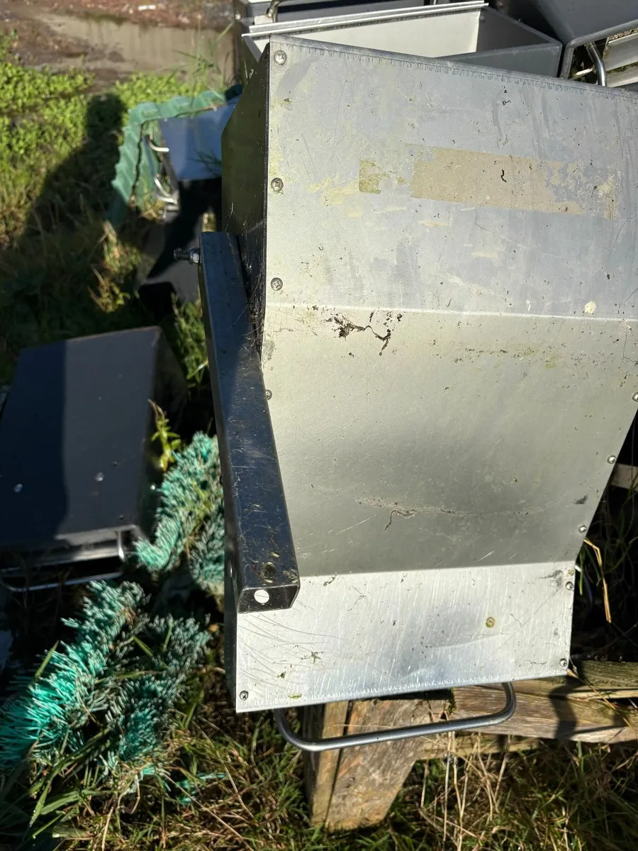 Free Batch Feeders - Image 3