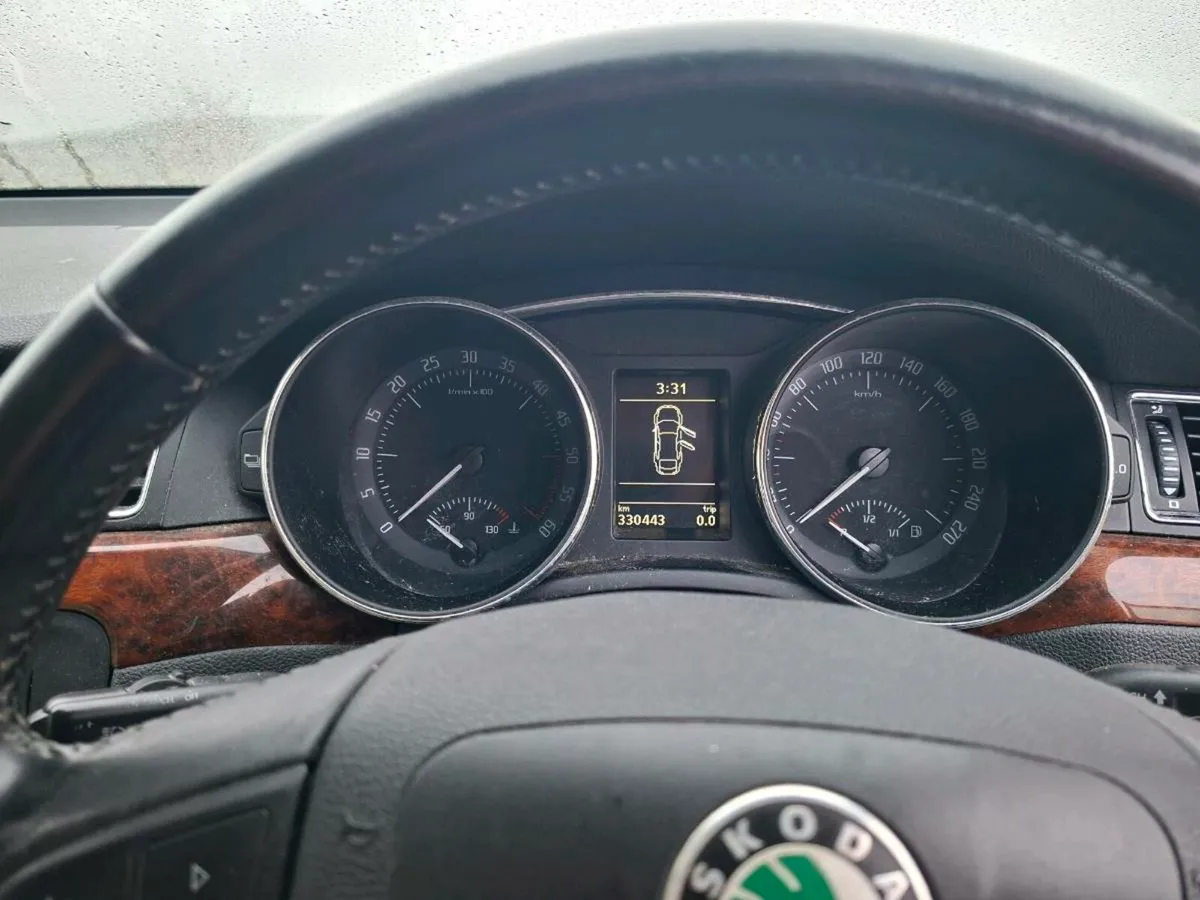 Skoda Superb - Image 2