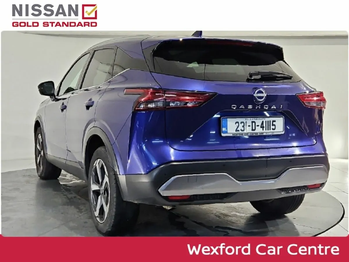 Nissan Qashqai 1.3 SV PREMIUM STOCK CLEARANCE - Image 4