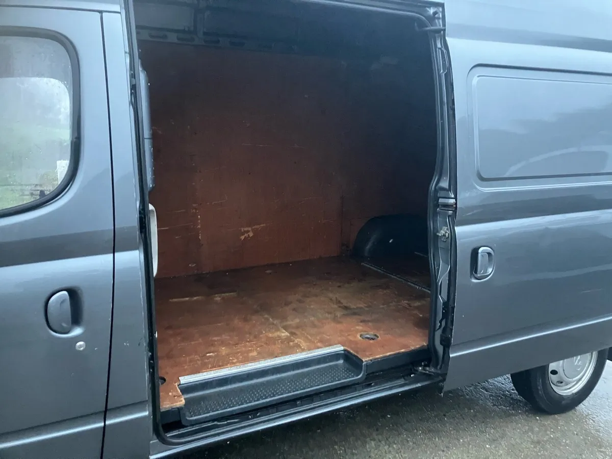 LDV V80 High Roof - Image 4