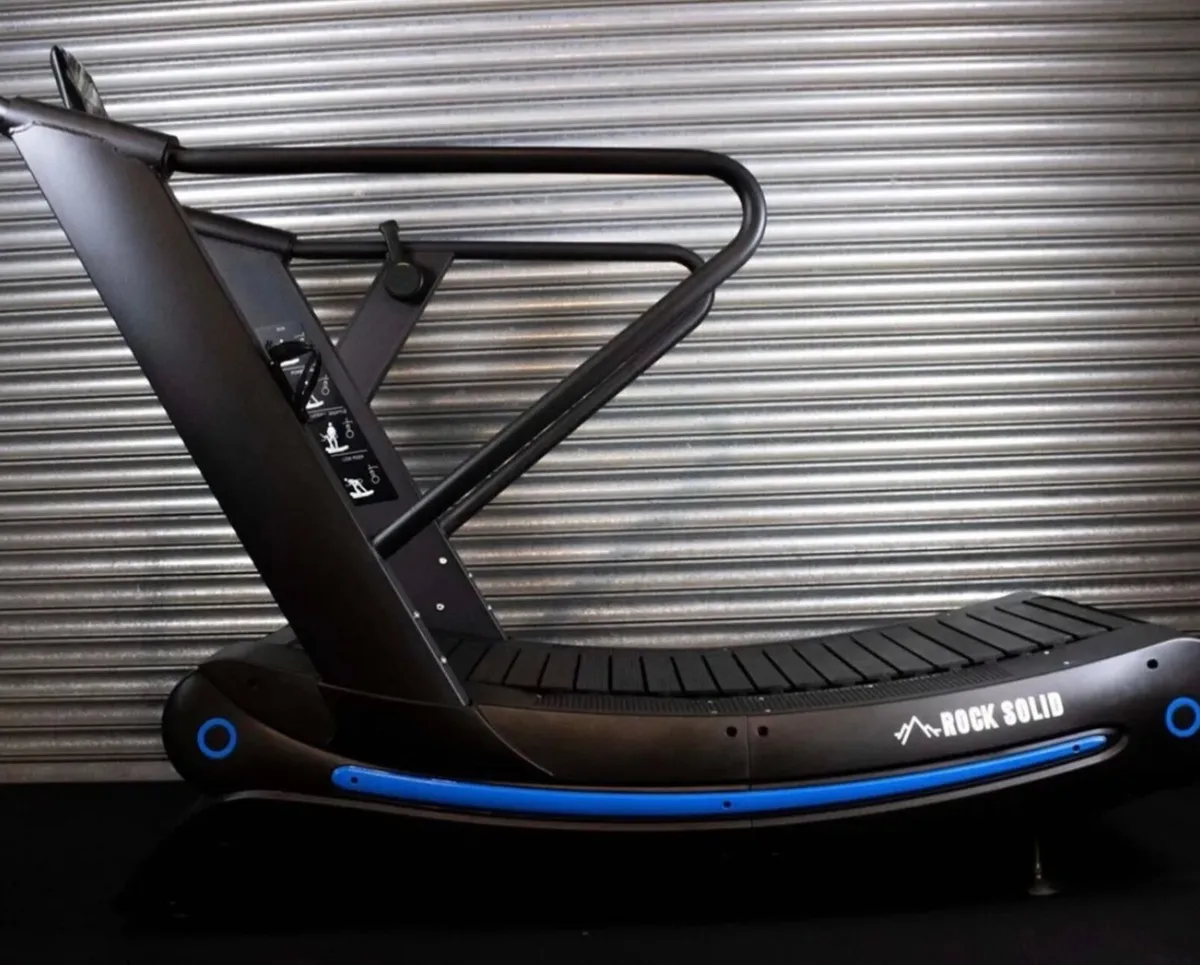 Curve Runner Treadmill - Image 1