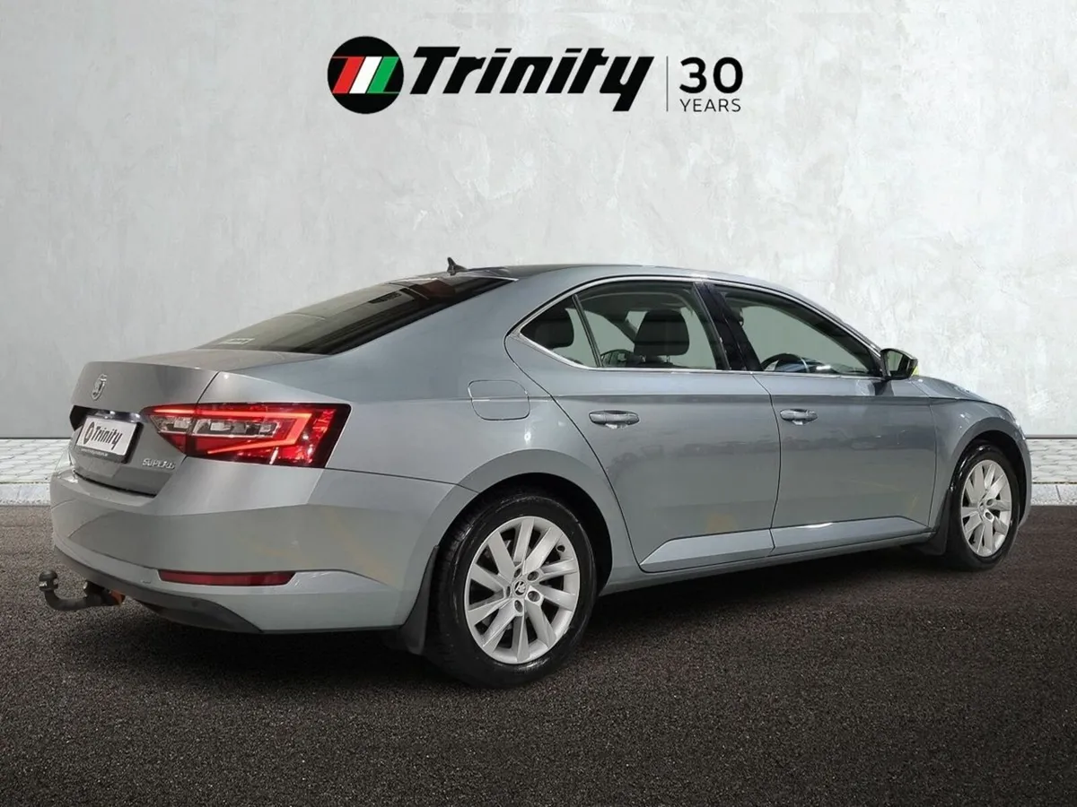 Skoda Superb ** STYLE ** 2.0TDI 150HP ** TRINITY S - Image 3