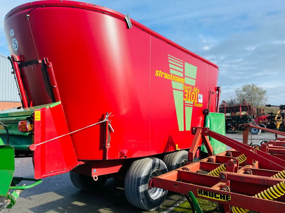 Strautmann 25cu feeder - Image 1