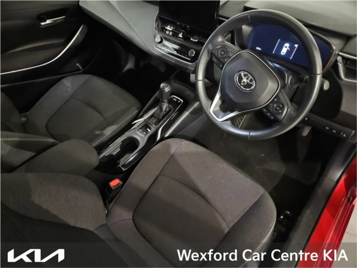 Toyota Corolla 1.8 Hybrid Luna STOCK CLEARANCE - Image 3