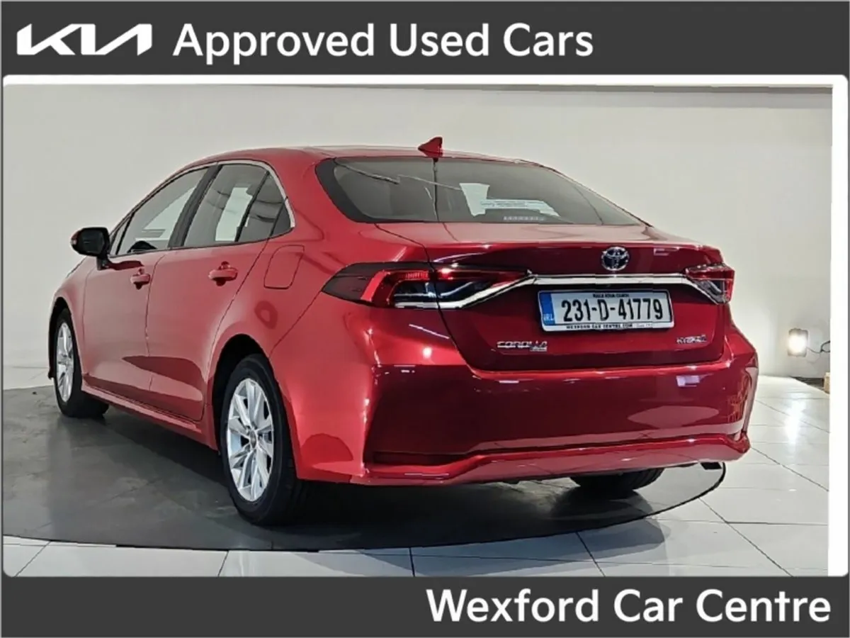 Toyota Corolla 1.8 Hybrid Luna STOCK CLEARANCE - Image 4