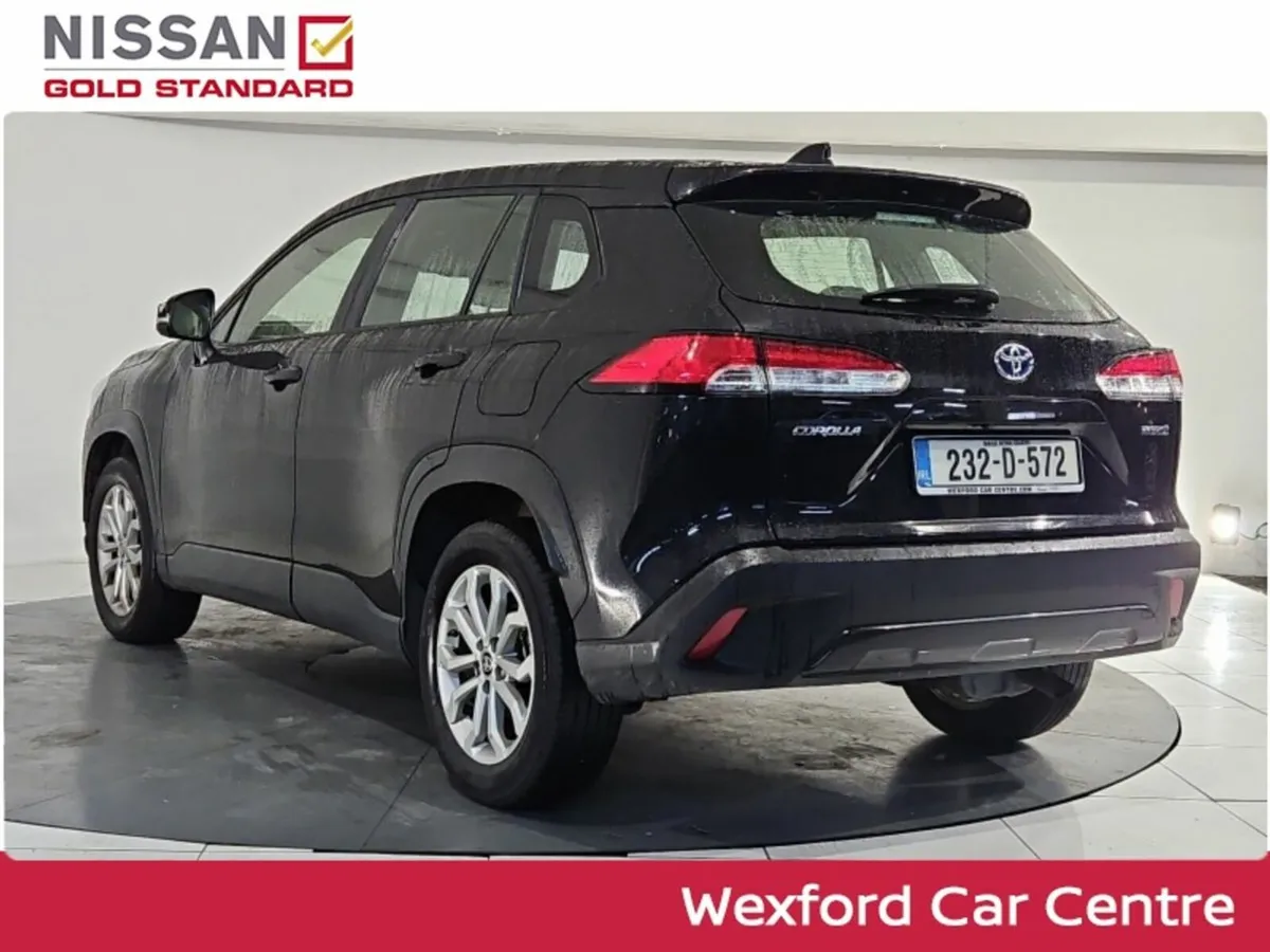 Toyota Corolla Cross 1.8 Hybrid Luna Auto STOCK CL - Image 3