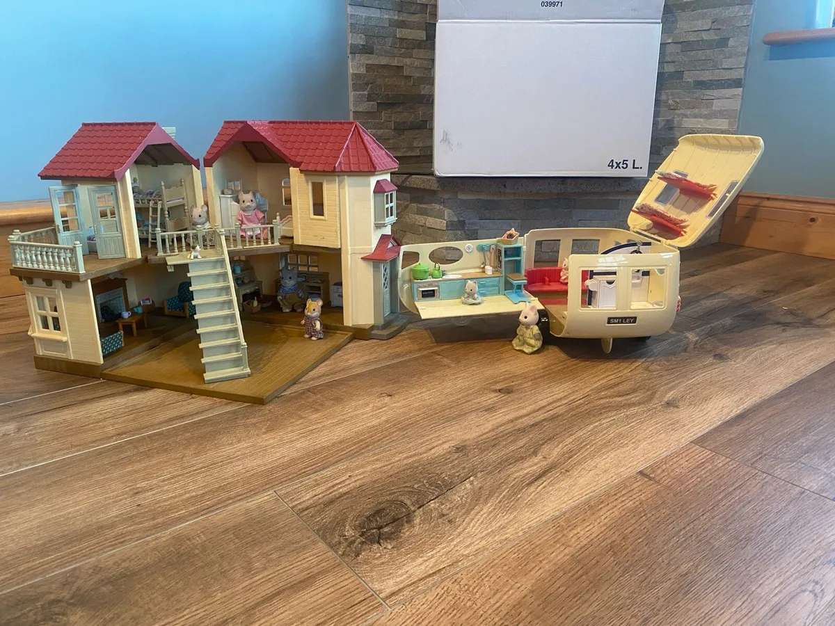 Sylvanian Family - Image 1