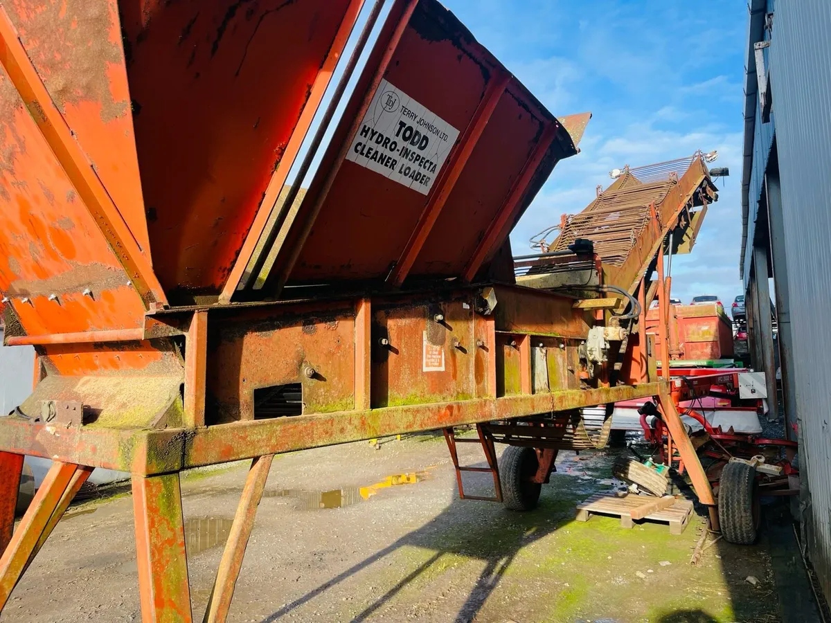 Todd beet cleaner loader - Image 1